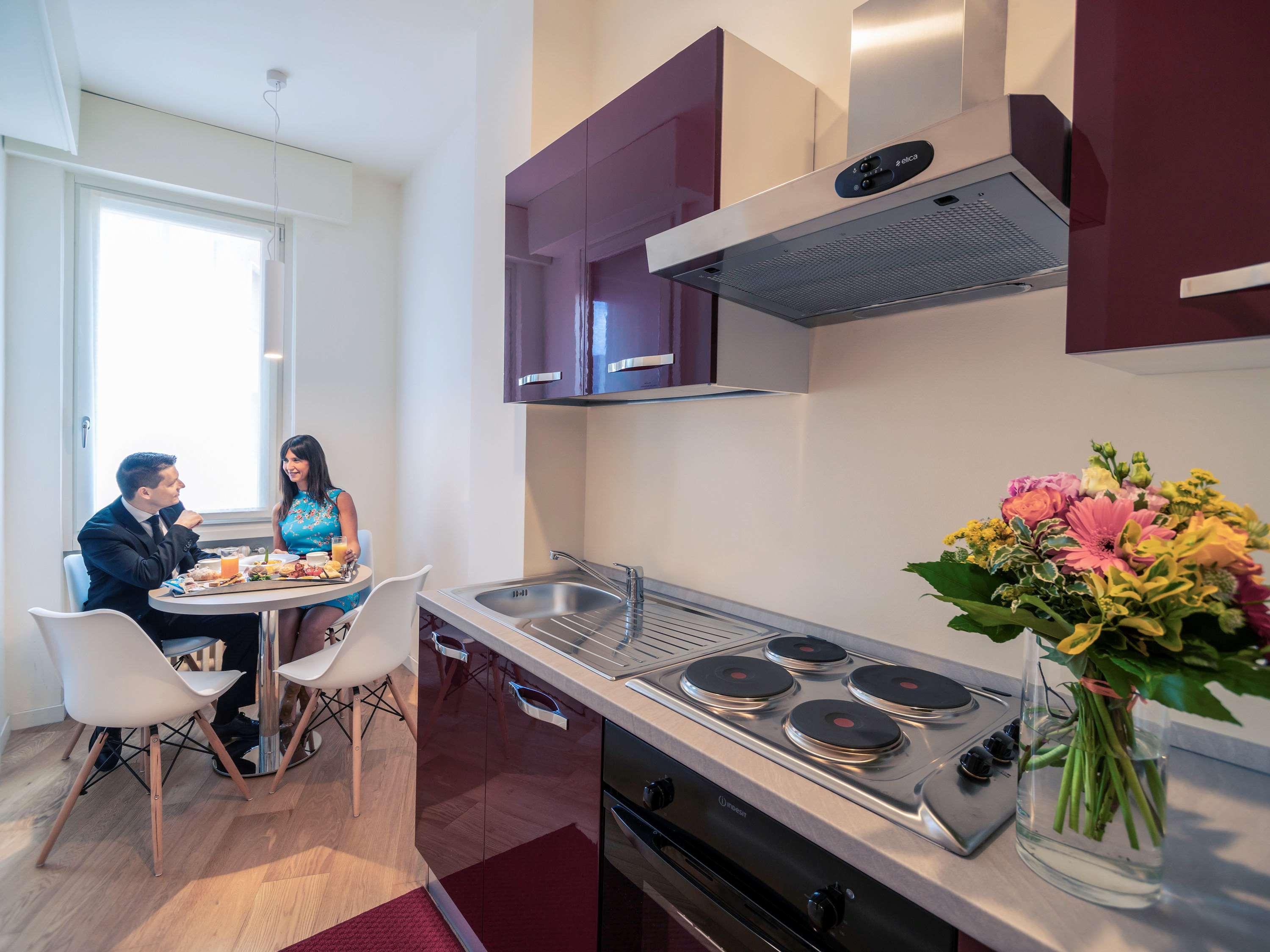 Hotel Mercure Milano Solari Екстериор снимка