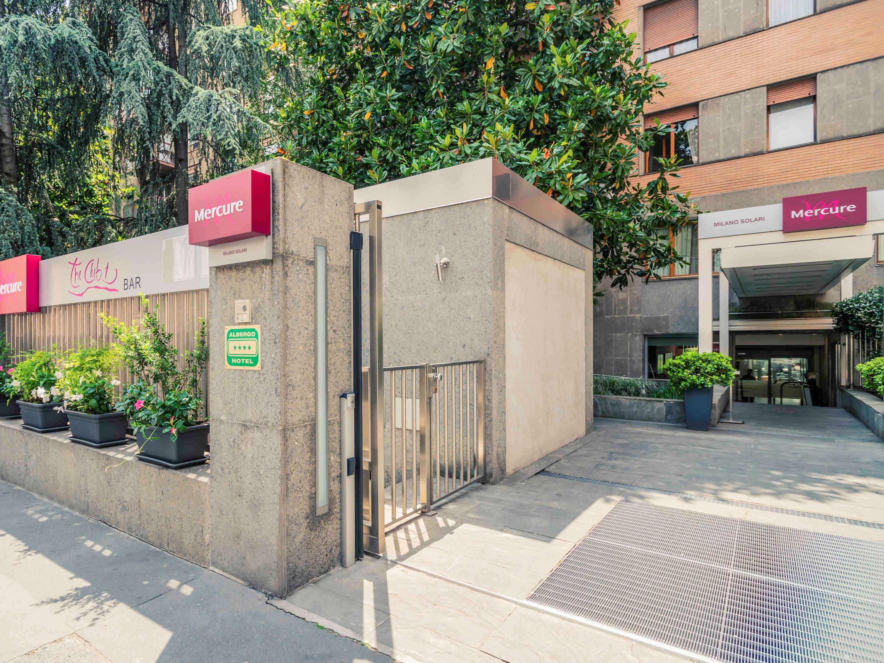 Hotel Mercure Milano Solari Екстериор снимка