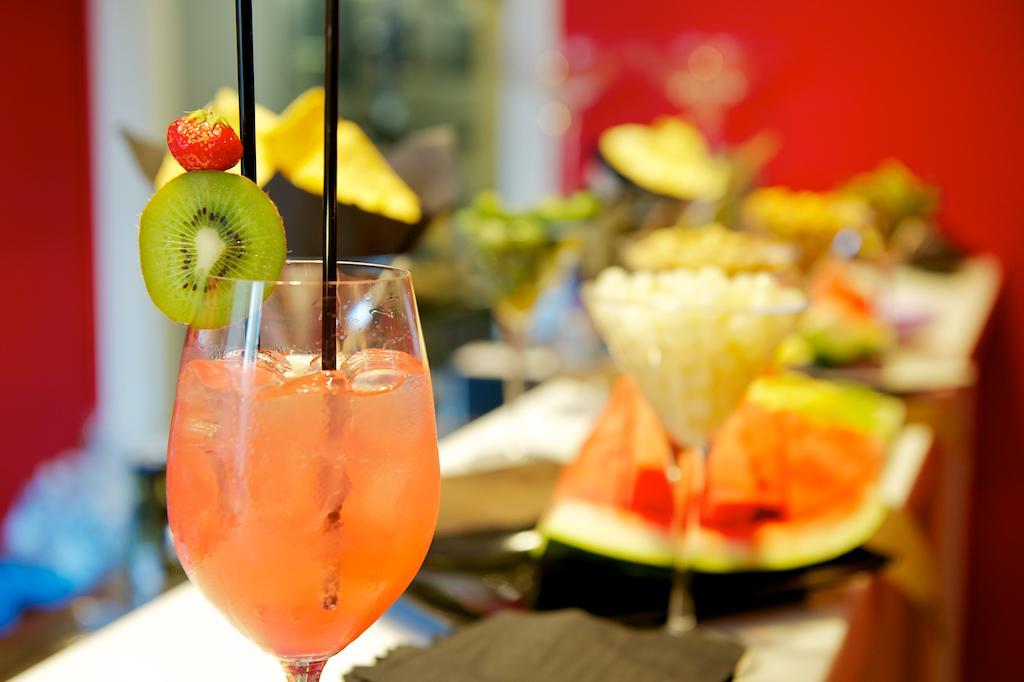 Hotel Mercure Milano Solari Екстериор снимка